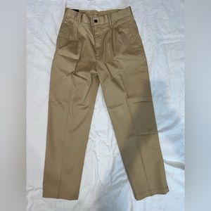 Banana Republic Rapid Movement Chino pants. NWT and bag. 31W 30L